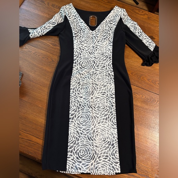 Dress - Picture 3 of 3